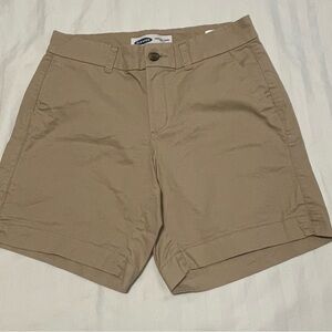 Women’s Old Navy Mid-Rise Everyday Khaki Short 7-inch Length - Size 2
